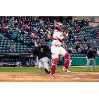 Sioux Falls Canaries Score against the Winnipeg Goldeyes