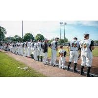Green Bay Bullfrongs Stand at Attention
