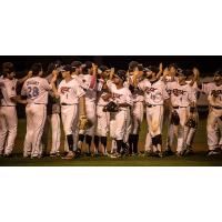 St. Cloud Rox Exchange High Fives