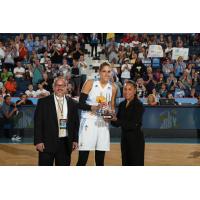 Elena Delle Donne Accepts Dawn Staley Community Leadership Award
