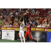 DB De'Mon Glanton Makes a Leaping Catch with the Portland Thunder
