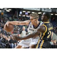 Niagara River Lions Drive against the London Lightning