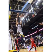 London Lightning Guard Garrett Williamson Dunks vs. the Windsor Express