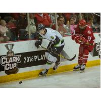 Bloomington Thunder Defenseman Wyatt Kalynuk vs. the Dubuque Fighting Saints