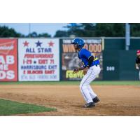 : Winnipeg Holds off Canaries in 12-8 Victory