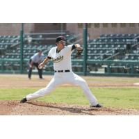 Visalia Rawhide pitcher Bo Takahashi