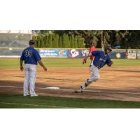 Walla Walla Sweets rounding third