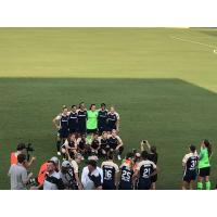 North Carolina Courage pose for a team photo