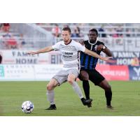 Sacramento Republic FC screen Colorado Springs Switchbacks FC from the ball