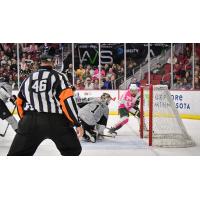 JT Brown scores the tying goal for the Iowa Wild