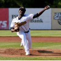 Burlington Bees pitcher Hector Yan