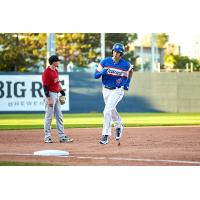 Ottawa Champions circle the bases against the New Jersey Jackals