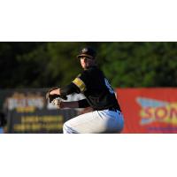 Burlington Bees pitcher Clayton Chatham