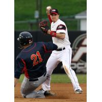 Sioux City Explorers shortstop Nate Samson