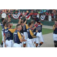 Wilson Tobs salute the fans