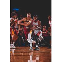 Canton Charge and Rio Grande Valley Vipers race for a loose ball