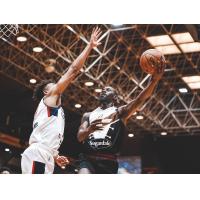 Canton Charge head to the rim against the Capital City Go-Go
