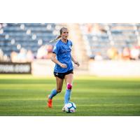 Chicago Red Stars midfielder Nikki Stanton