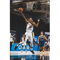 Canton Charge guard Sheldon Mac Goes to the Hoop vs. the Santa Cruz Warriors