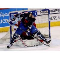 Wichita Thunder battle the Allen Americans
