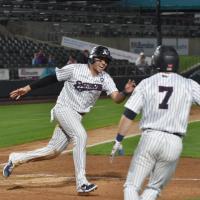 Donny Sands of the Somerset Patriots