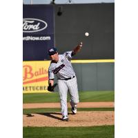 Zack Britton pitching with the Somerset Patriots