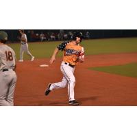 Ian Walters of the Southern Illinois Miners rounds the bases