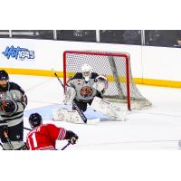 Knoxville Ice Bears goaltender Jimmy Poreda makes a stop