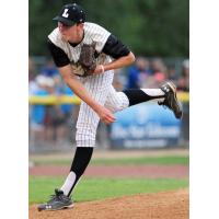 Josh Frye pitching for the La Crosse Loggers