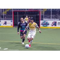 St. Louis Ambush forward Tony Walls chases the Chihuahua Savage