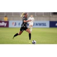 Racing Louisville FC midfielder Kirsten Davis