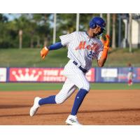 St. Lucie Mets outfielder Alex Ramirez speeds around the bases