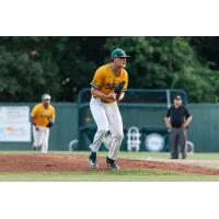 Sanford Mainers' Tommy Ellisen on the mound