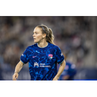 San Diego Wave defender Kristen McNabb