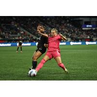 North Carolina Courage battle the Portland Thorns