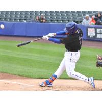 Syracuse Mets' Donovan Walton at bat