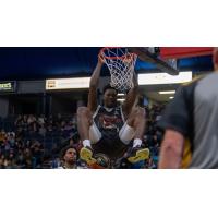 Vancouver Bandits with a slam dunk