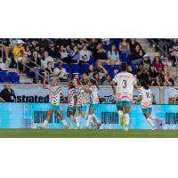 San Diego Wave FC congratulate Kimmi Ascanio on her goal