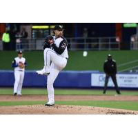 Syracuse Mets pitcher Nolan McLean