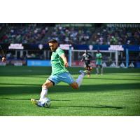 Sounders FC midfielder Cristian Roldan