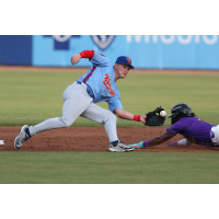 Knoxville Smokies look to apply a tag at second