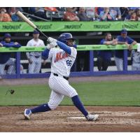 Yonny Hernandez of the Syracuse Mets