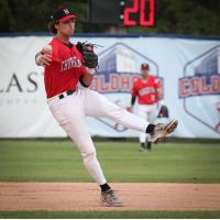 Thunder Bay Border Cats shortstop Manny Alberto