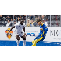 San Diego Sockers midfielder Sebastian Mendez (right)