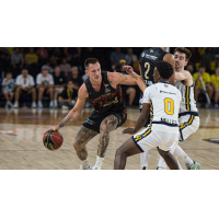 Vancouver Bandits' Mitch Creek versus Edmonton Stingers' Elija Miller