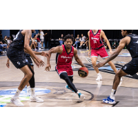 Montreal Alliance guard Tavis Smith drives vs. the Scarborough Shooting Stars
