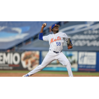 St. Lucie Mets' Jorge De Leon in action