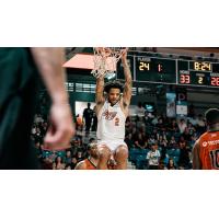 Calgary Surge guard Jameer Nelson, Jr. dunks