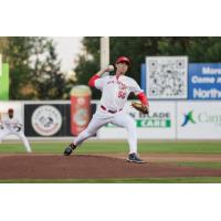 Winnipeg Goldeyes pitcher Henry Omaña