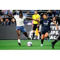 Seattle Reign FC forward Nérilia Mondésir